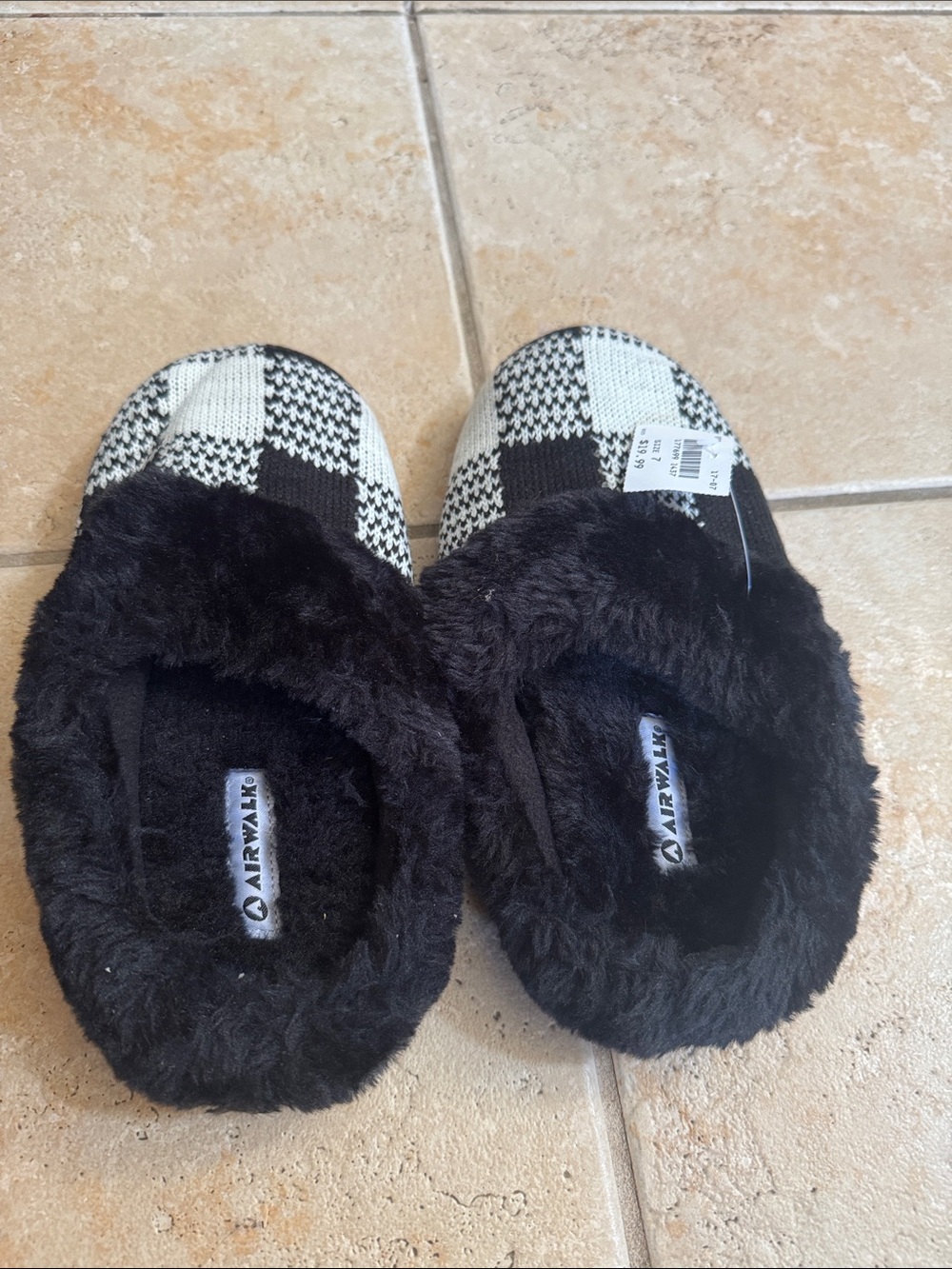 Airwalk KBlack & White Check Cozy Slip-On Slippers